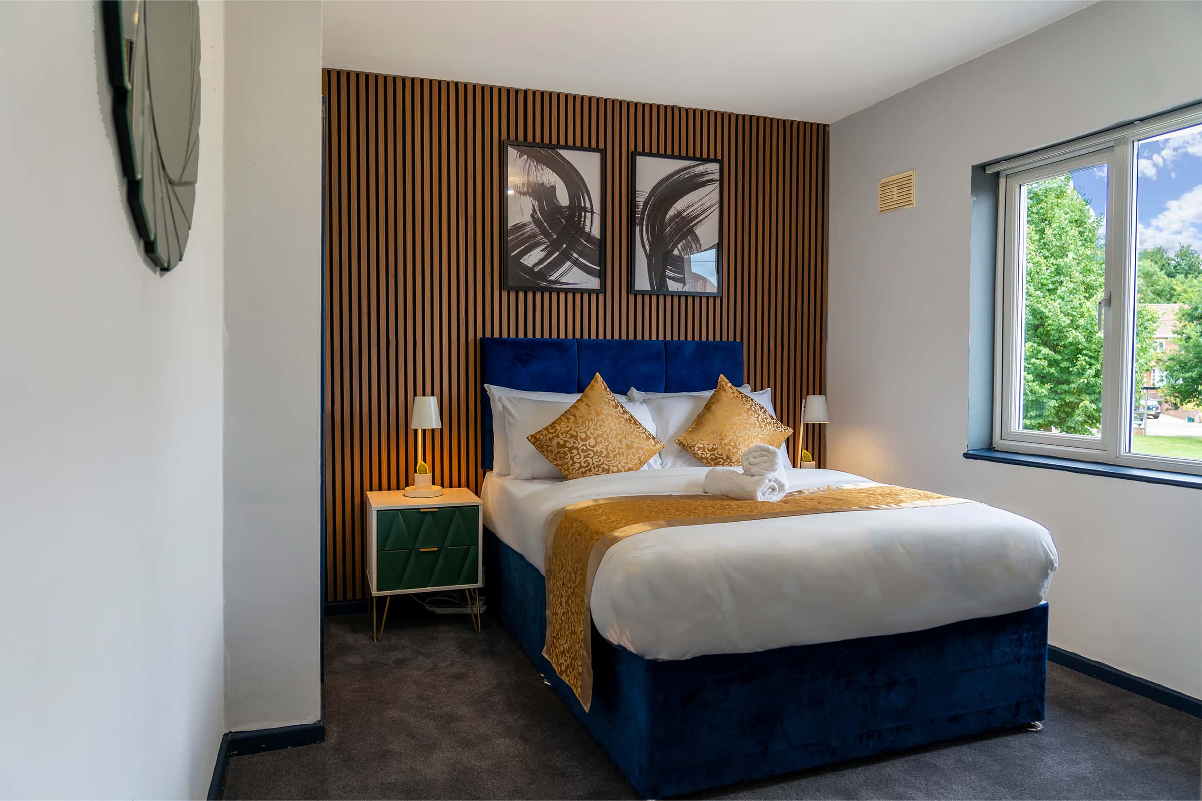 Spacious Luxury Garden House Free Parking (2)