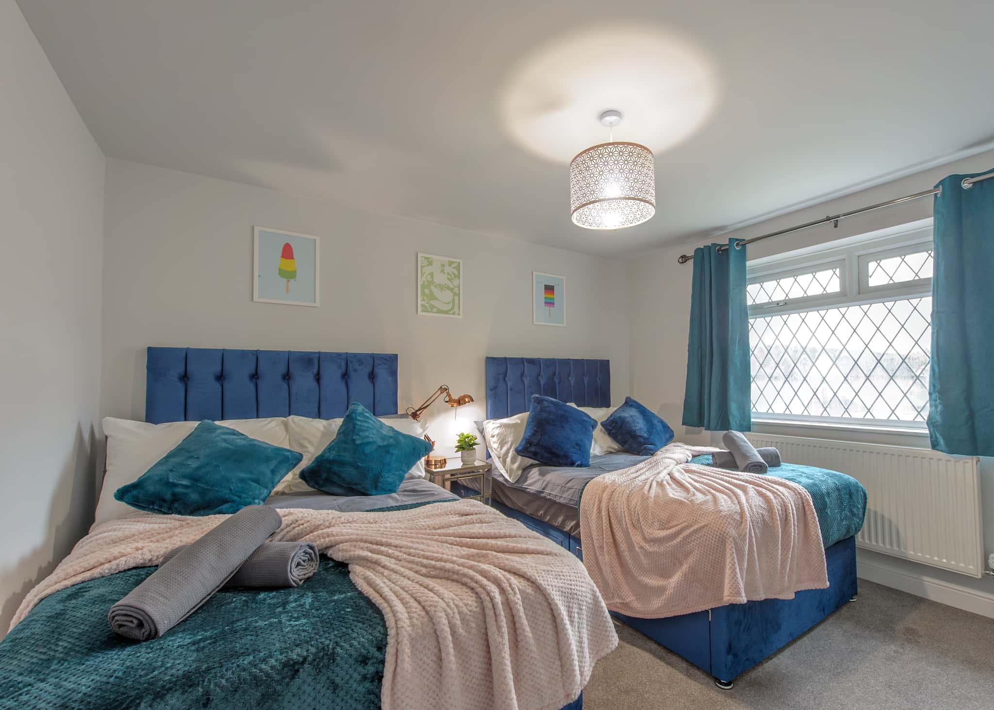 Modern 3 Bedroom House with Terrace in Nottingham (4)