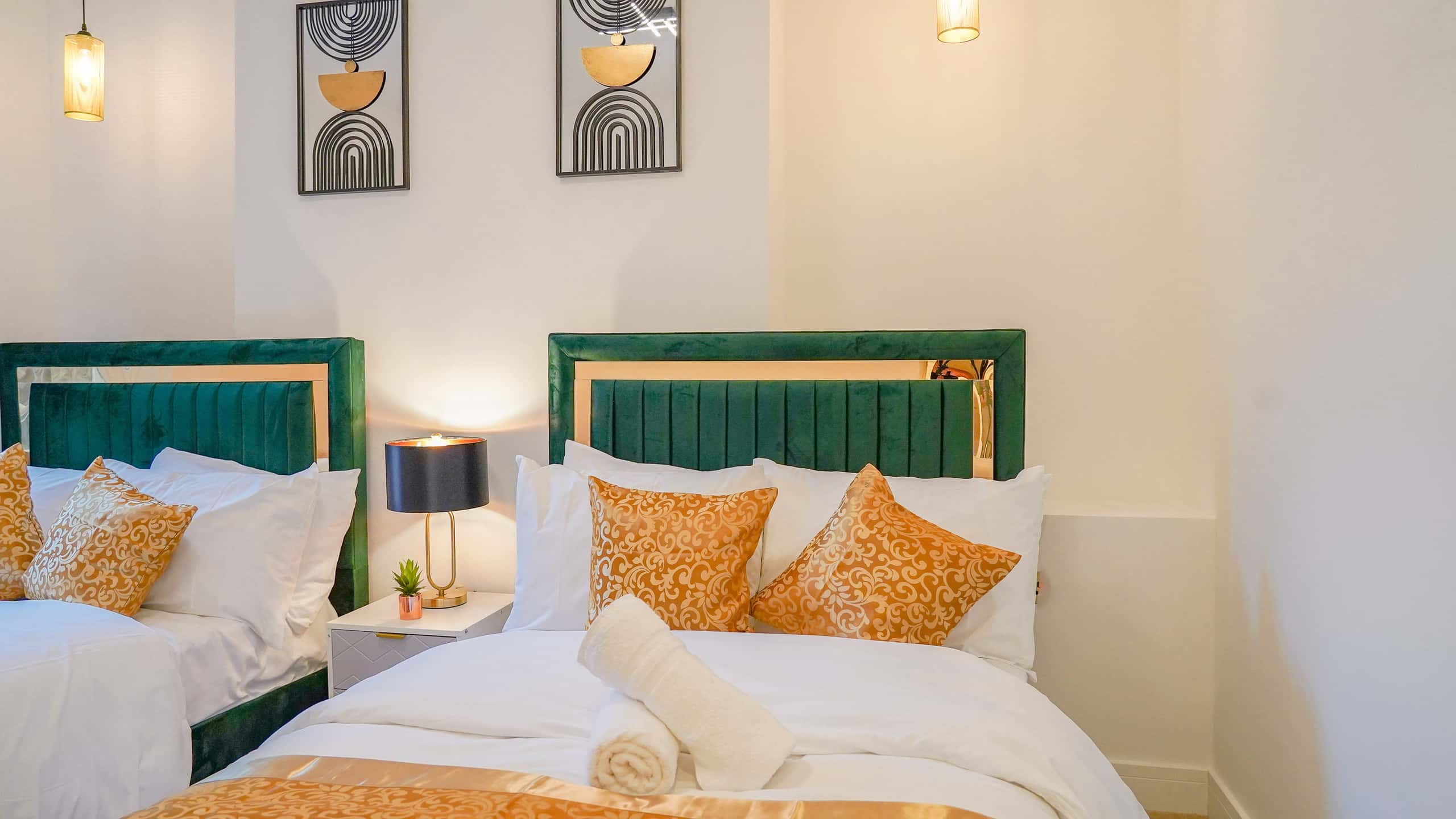 Spacious and Stylish Apartment in Central London (3)
