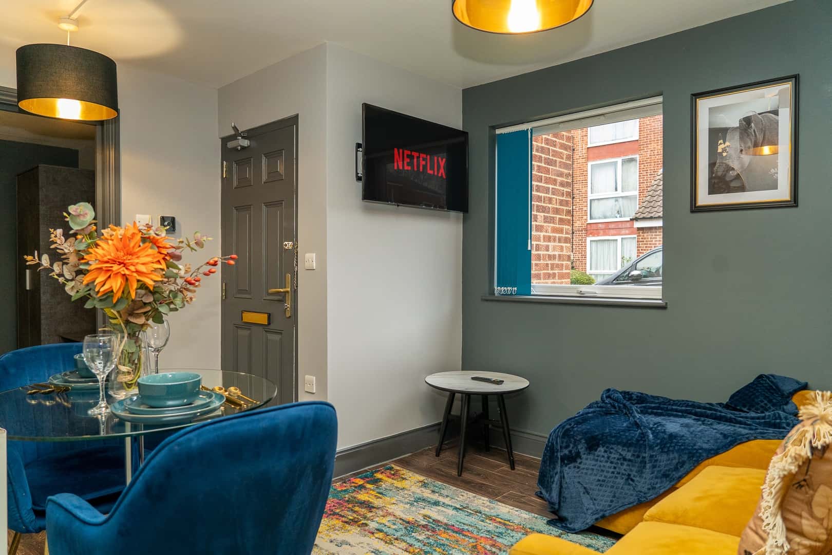 NEW Modern Gem Apartment with Parking, photo 1