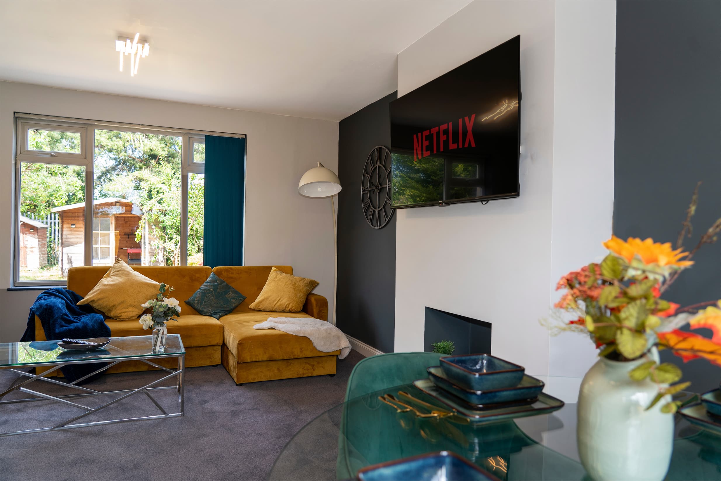 Spacious Luxury Garden House Free Parking (9)