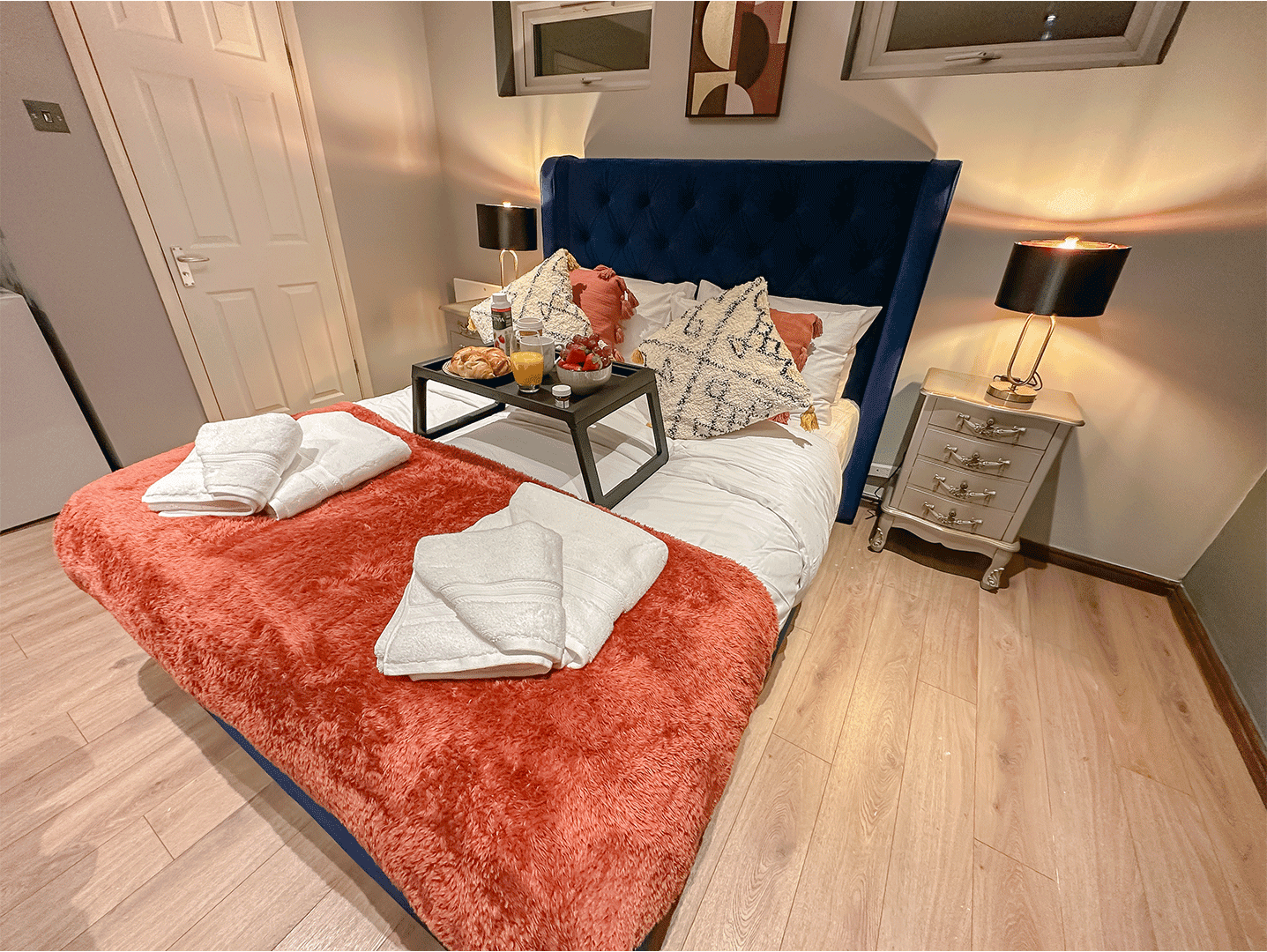 Stunning Studio Garden House with Free Wi-fi & Parking (6)