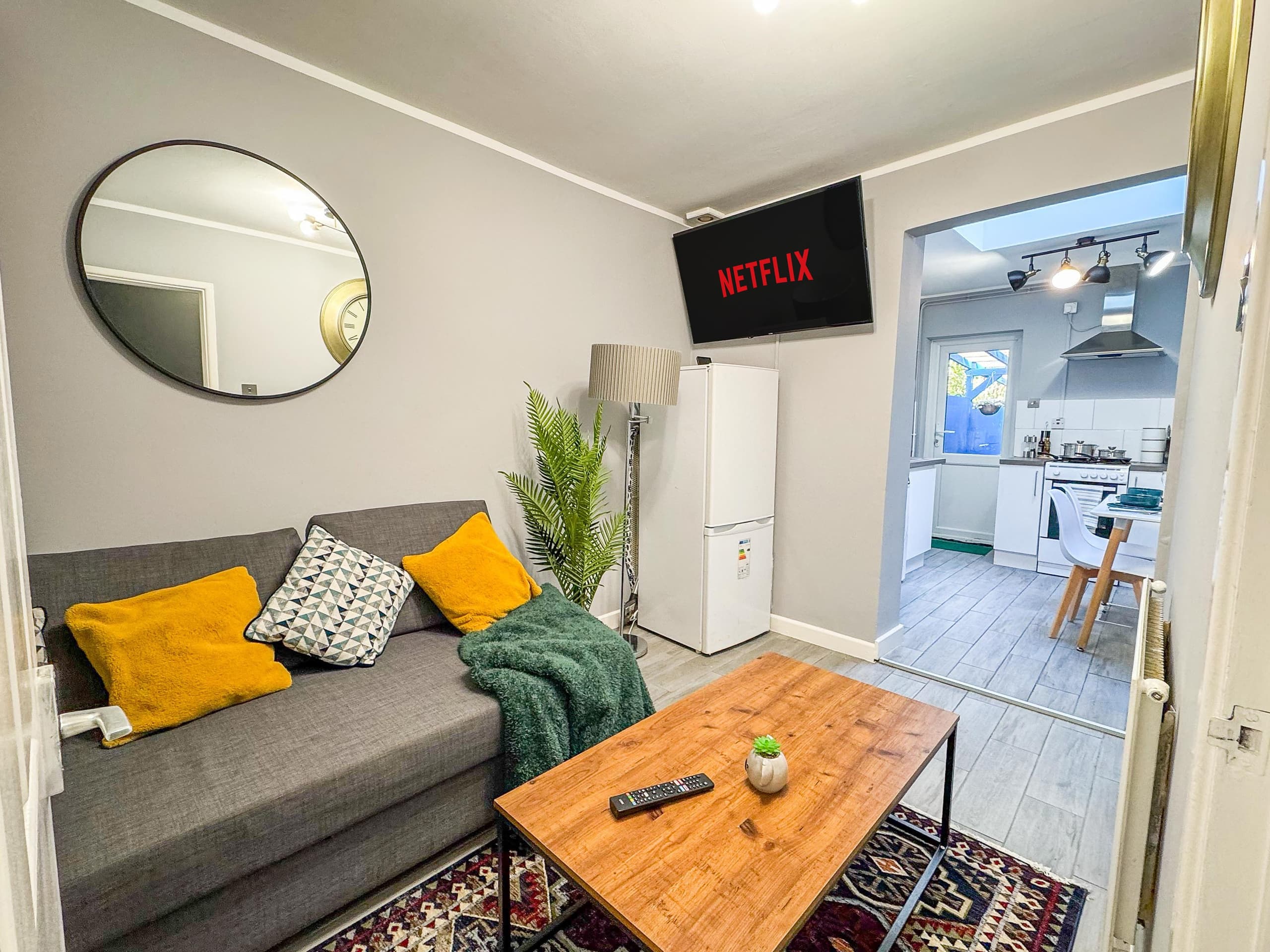 Stylish and Spacious Modern House in Oxford (1)