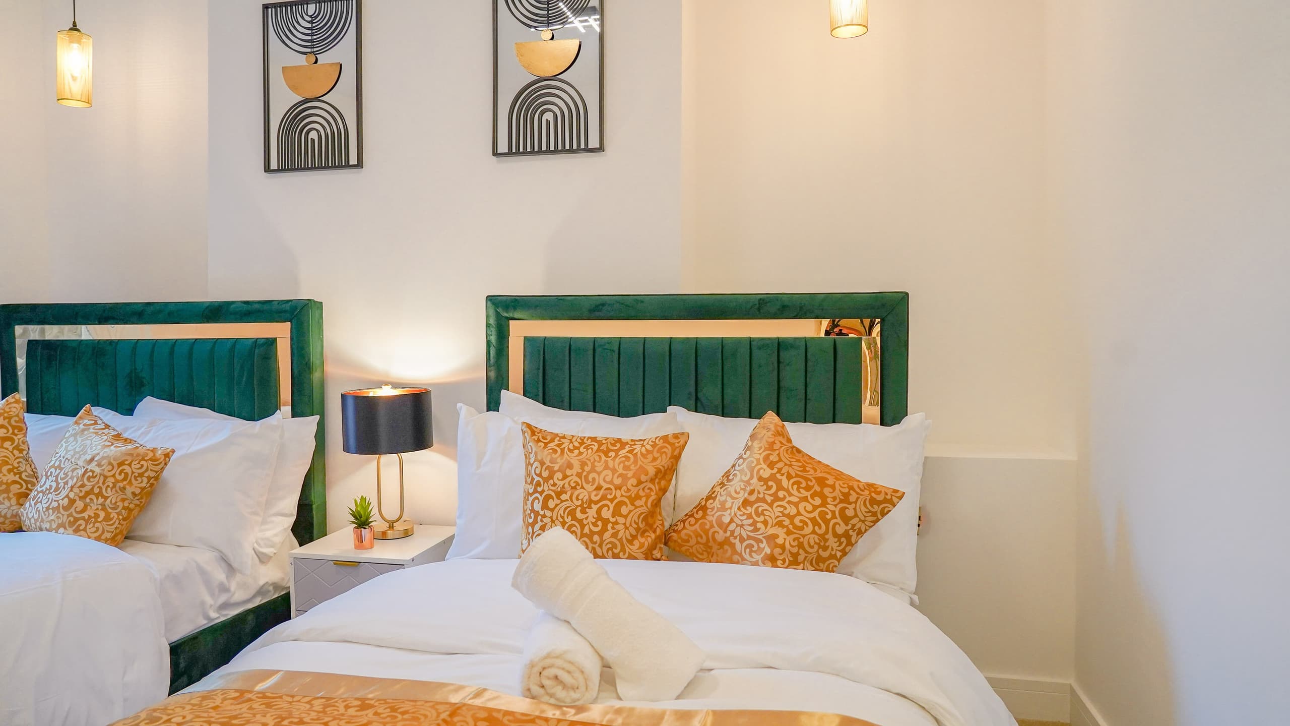 Spacious and Stylish Apartment in Central London (3)
