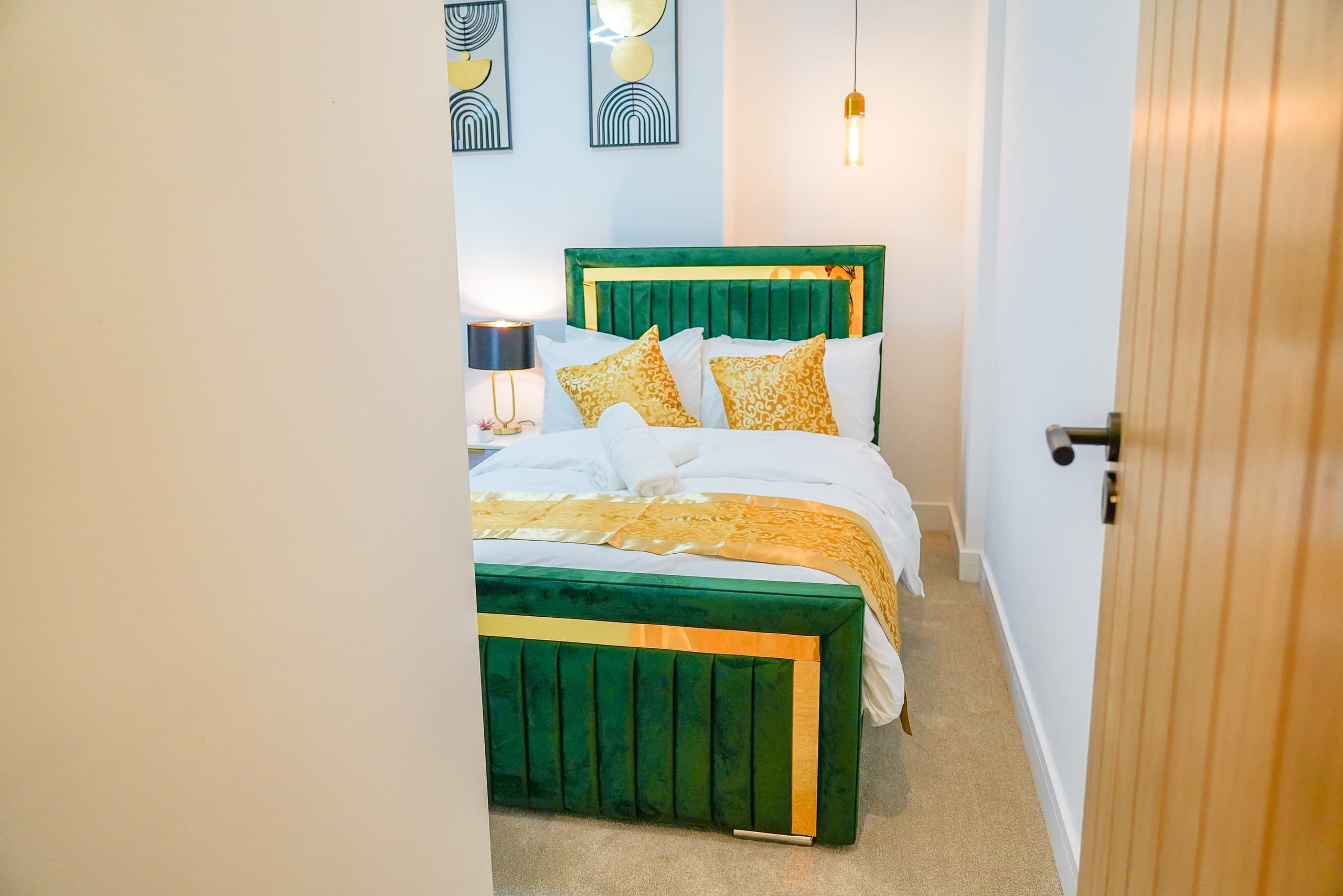 Modern Apartment in the Heart of Clapham Junction (2)