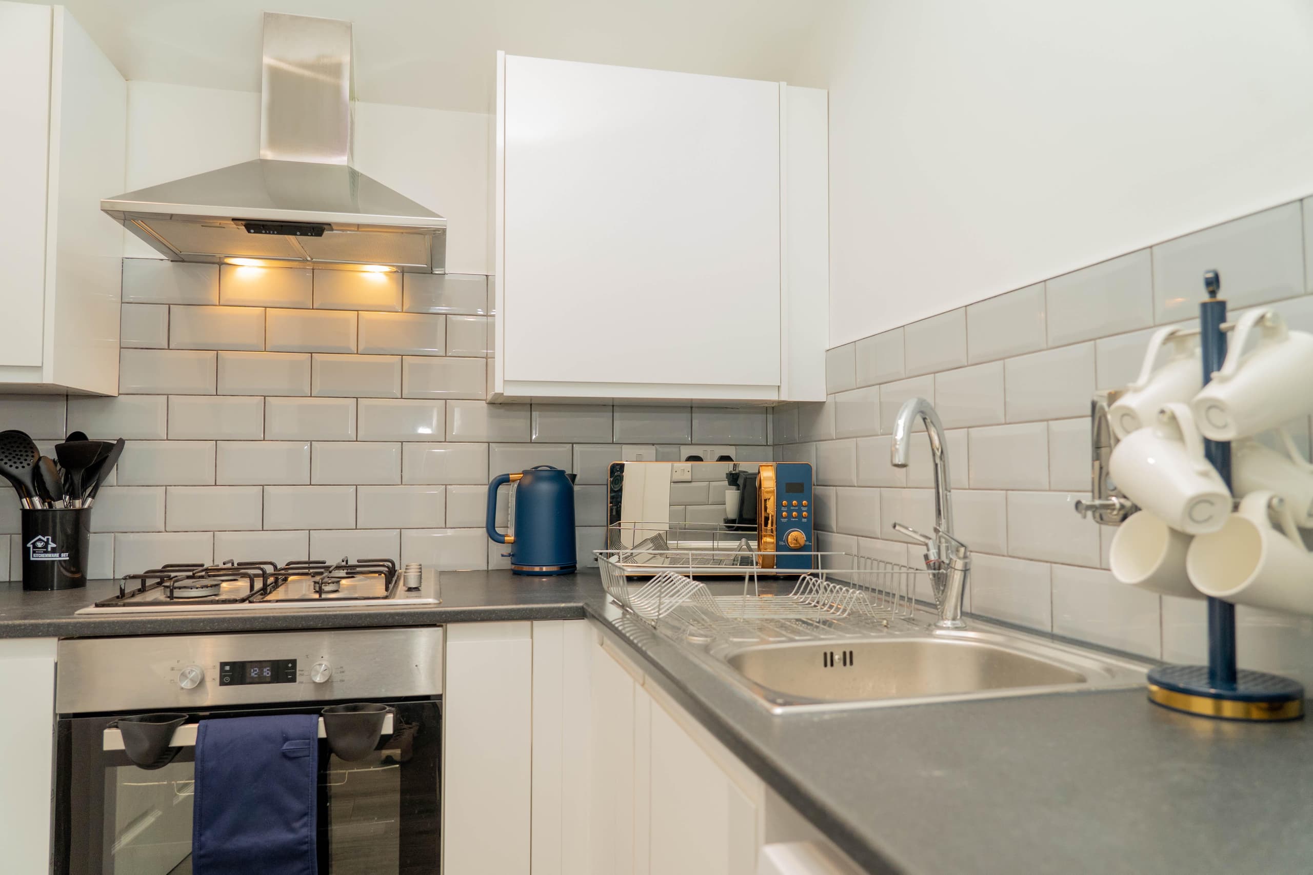 Modern Jewel Apartment in Central Oxford with Terrace (12)