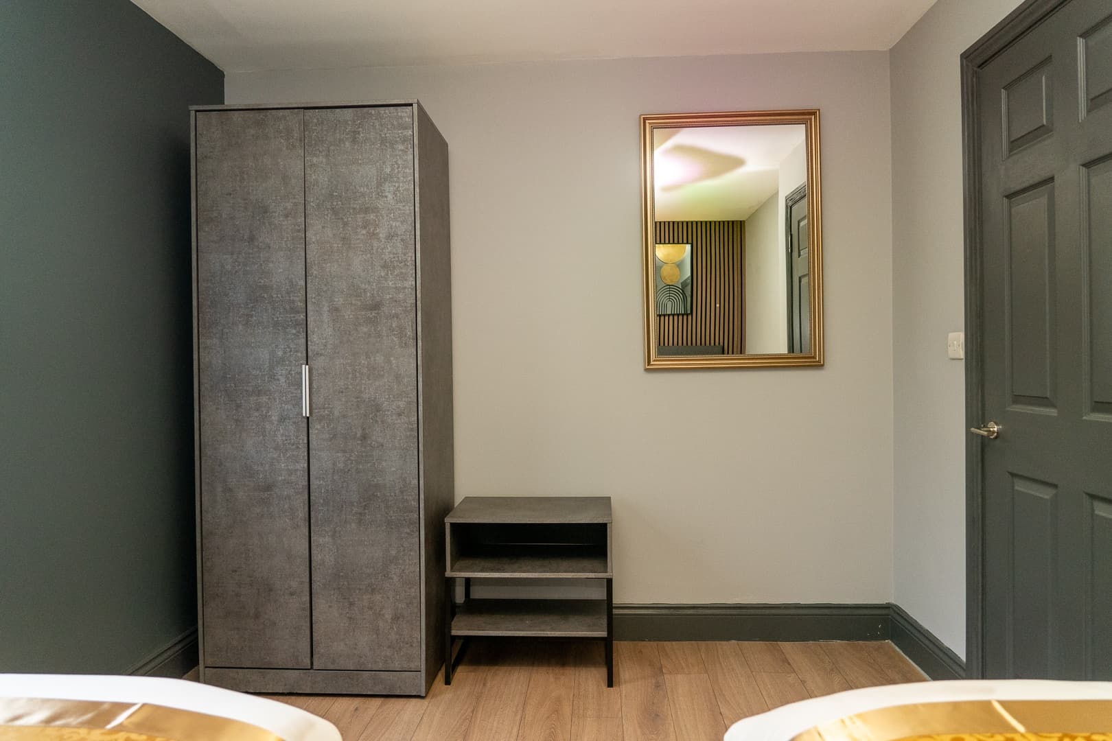 NEW Modern Gem Apartment with Parking (8)