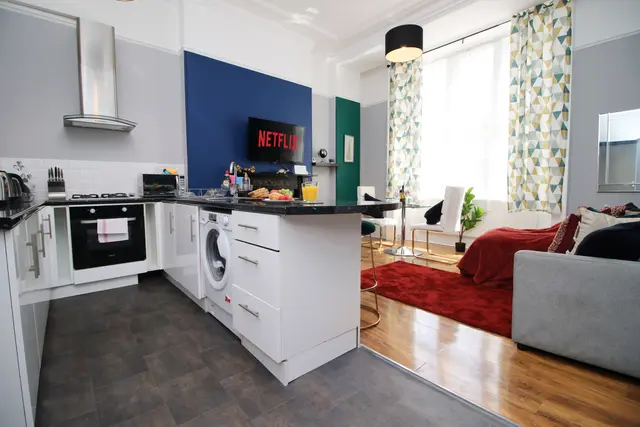 Stylish Garden New Flat in Clifton