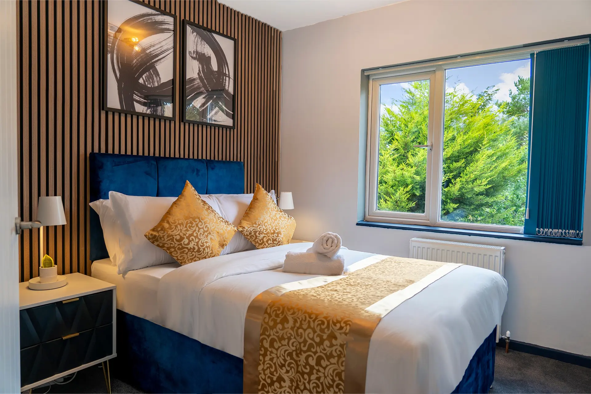 Spacious Luxury Garden House Free Parking (5)