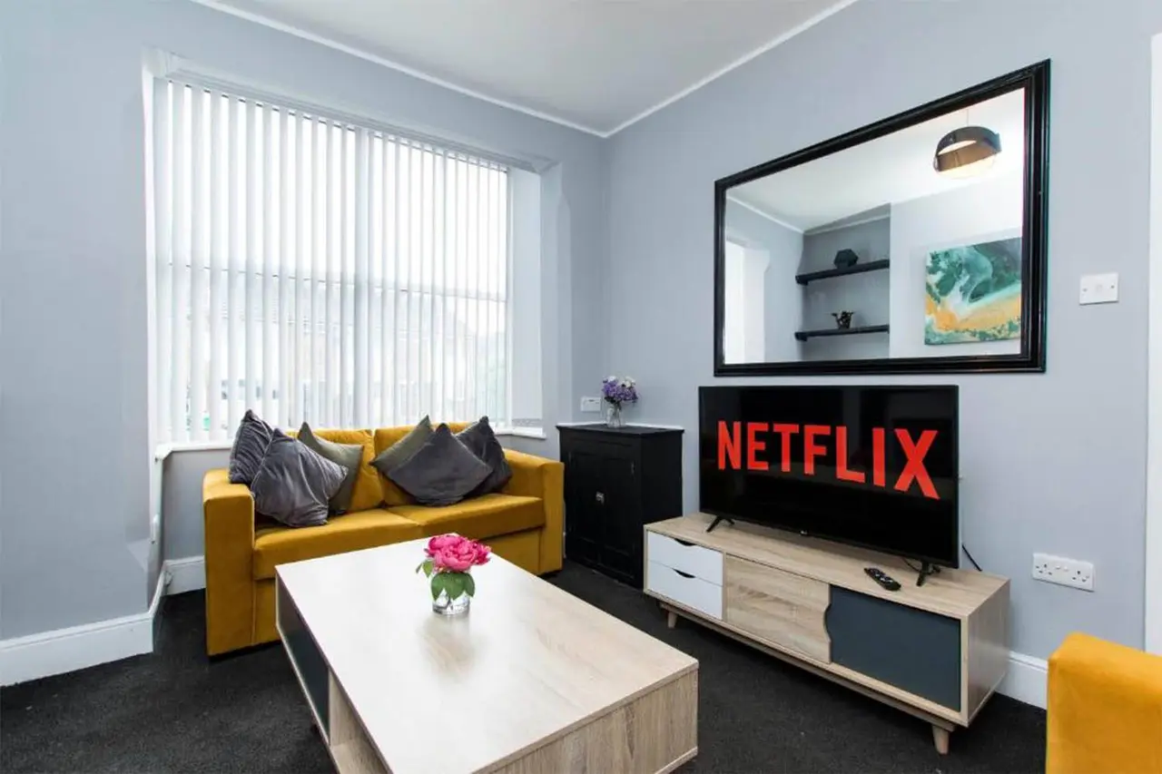 Newly Renovated Perfect Family Home in Nottingham (3)