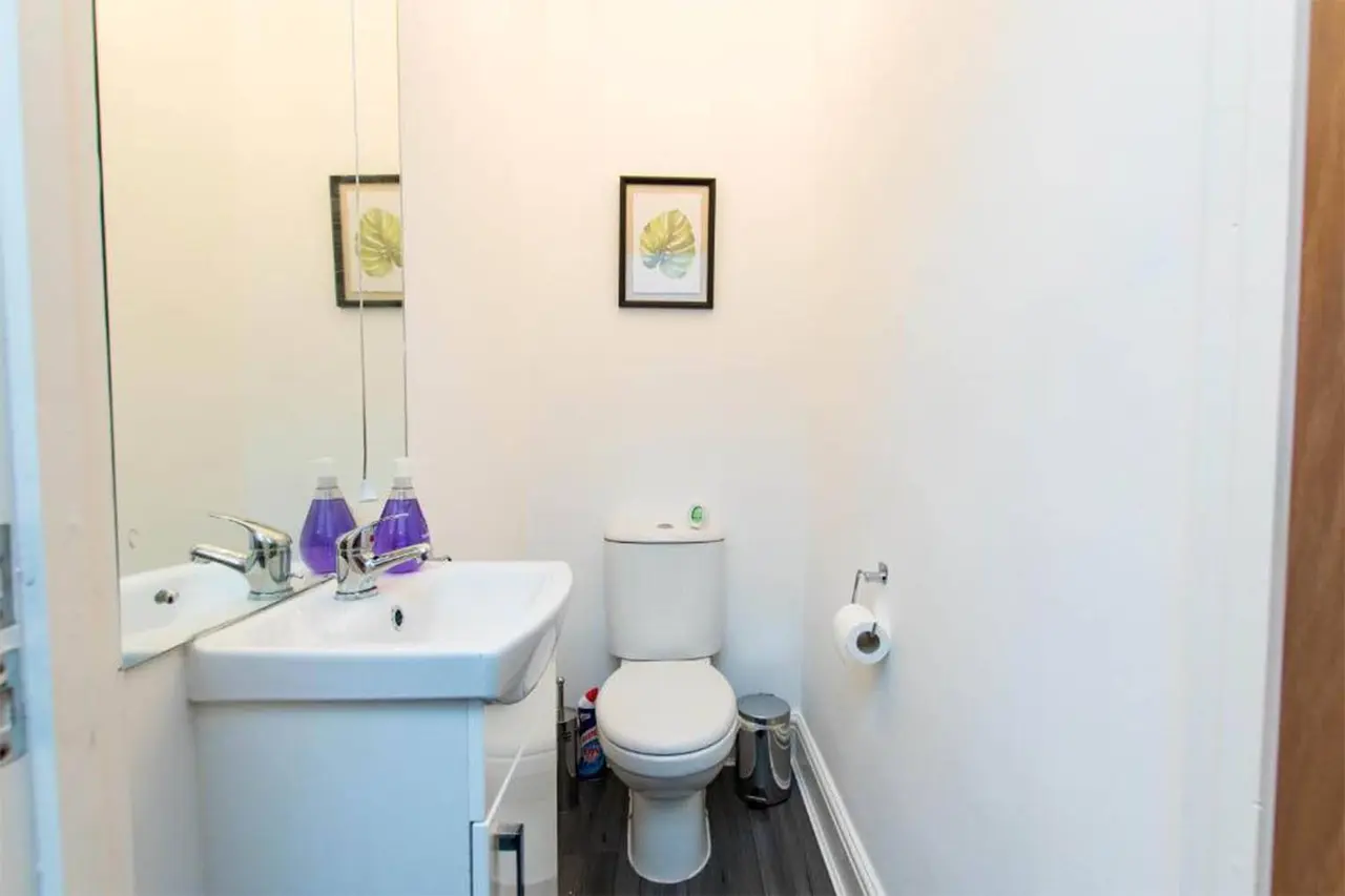 Newly Renovated Perfect Family Home in Nottingham (12)