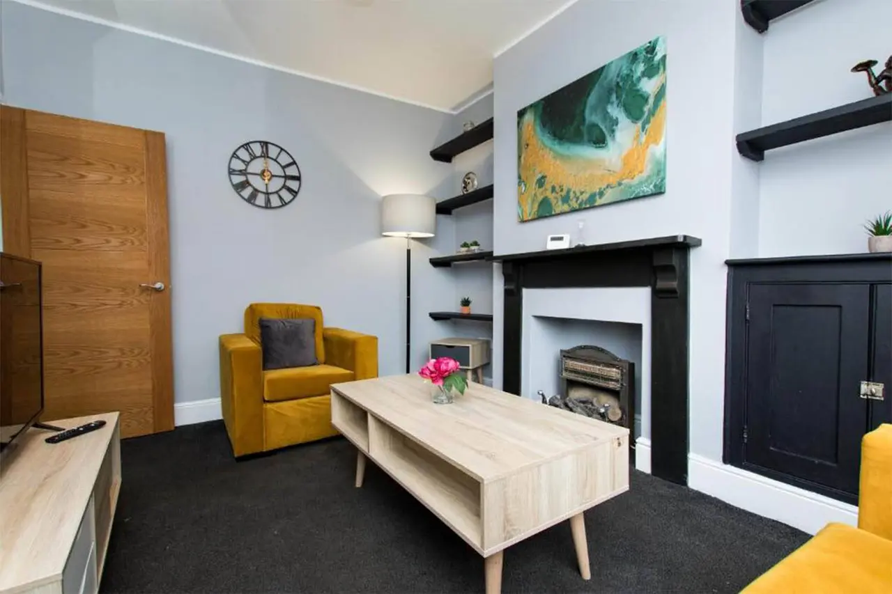 Newly Renovated Perfect Family Home in Nottingham (7)