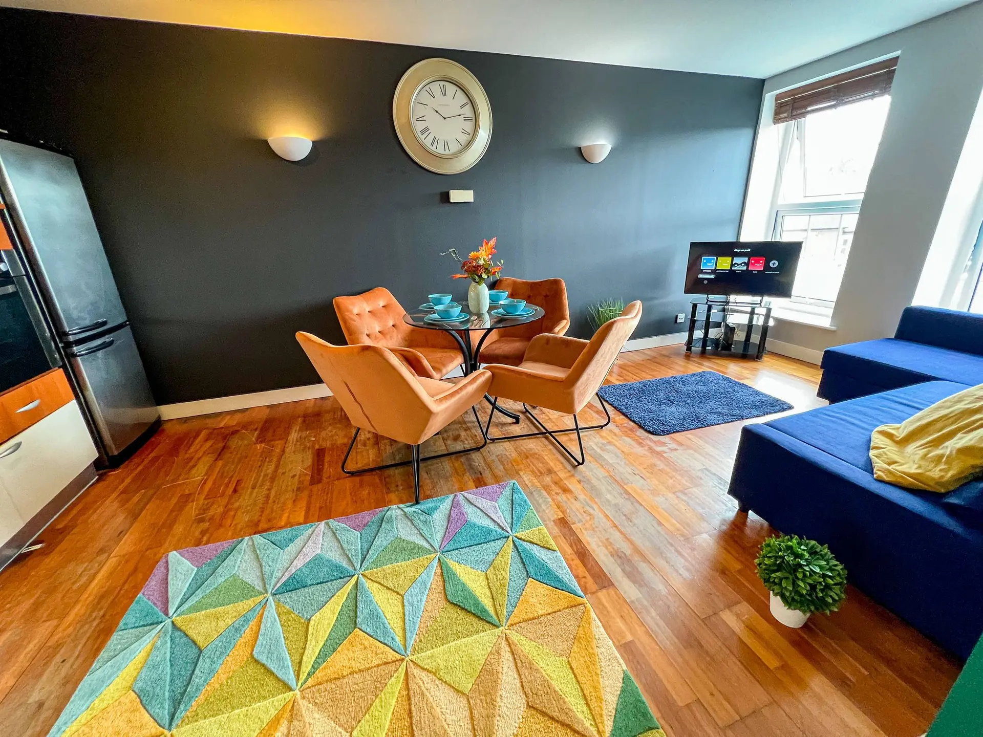 Free Parking Central Stylish 2 Bedroom Apartment, photo 5