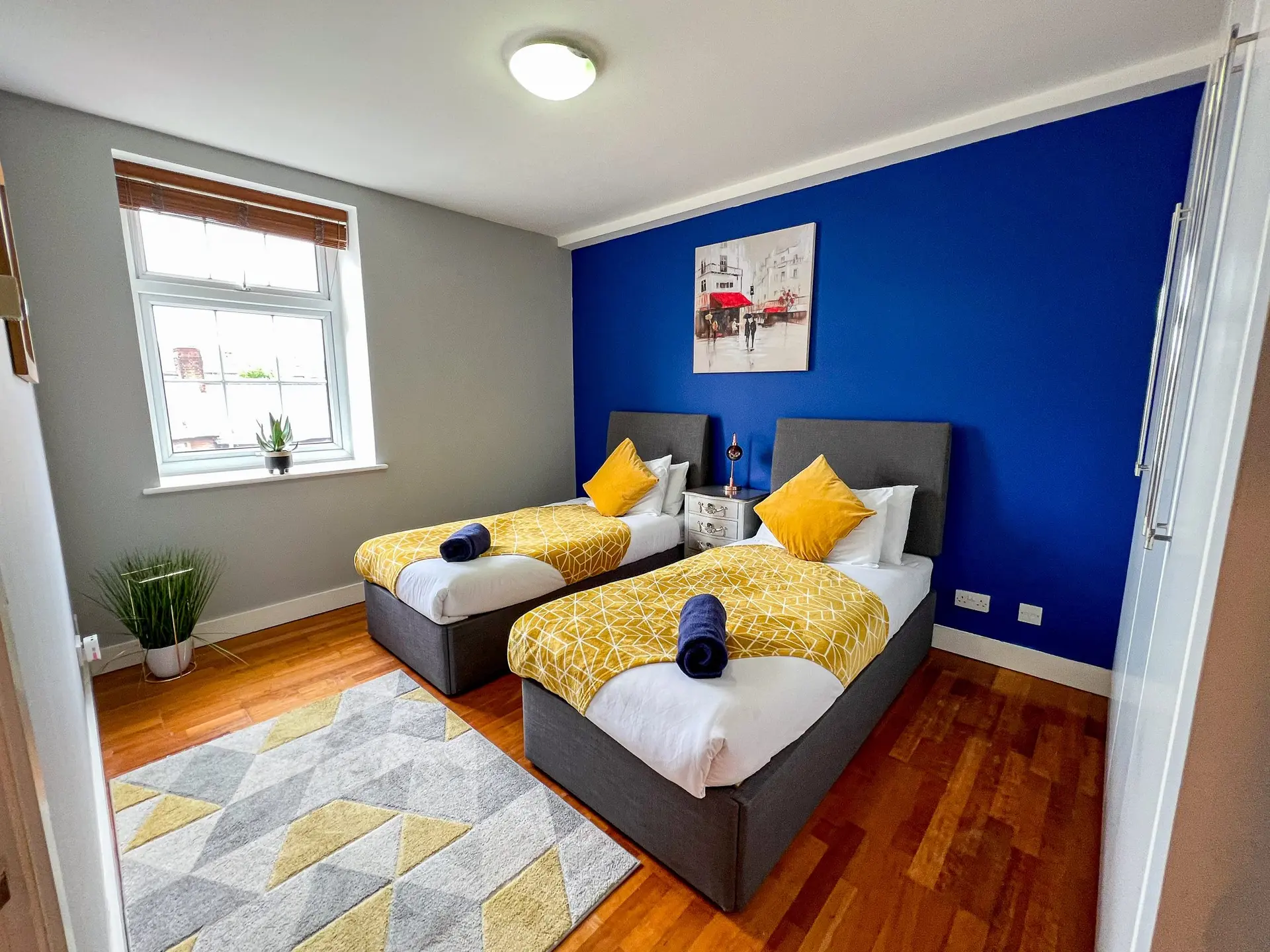 Free Parking Central Stylish 2 Bedroom Apartment, photo 3